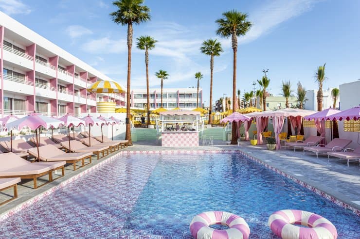 Adult-Only Day Pass at Los Felices